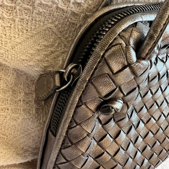 ✨💯100% Authentic Bottega Veneta Silver gray Woven Leather Nodini Crossbody Bag - Picture 5 of 14